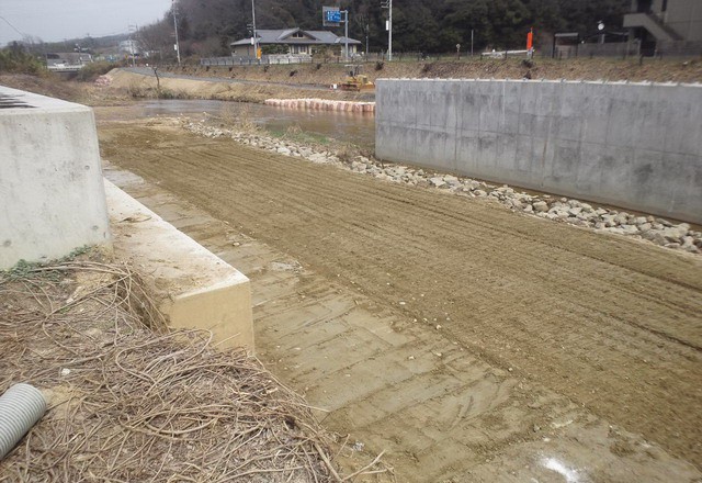 橋梁建設河川敷内橋台周り改良